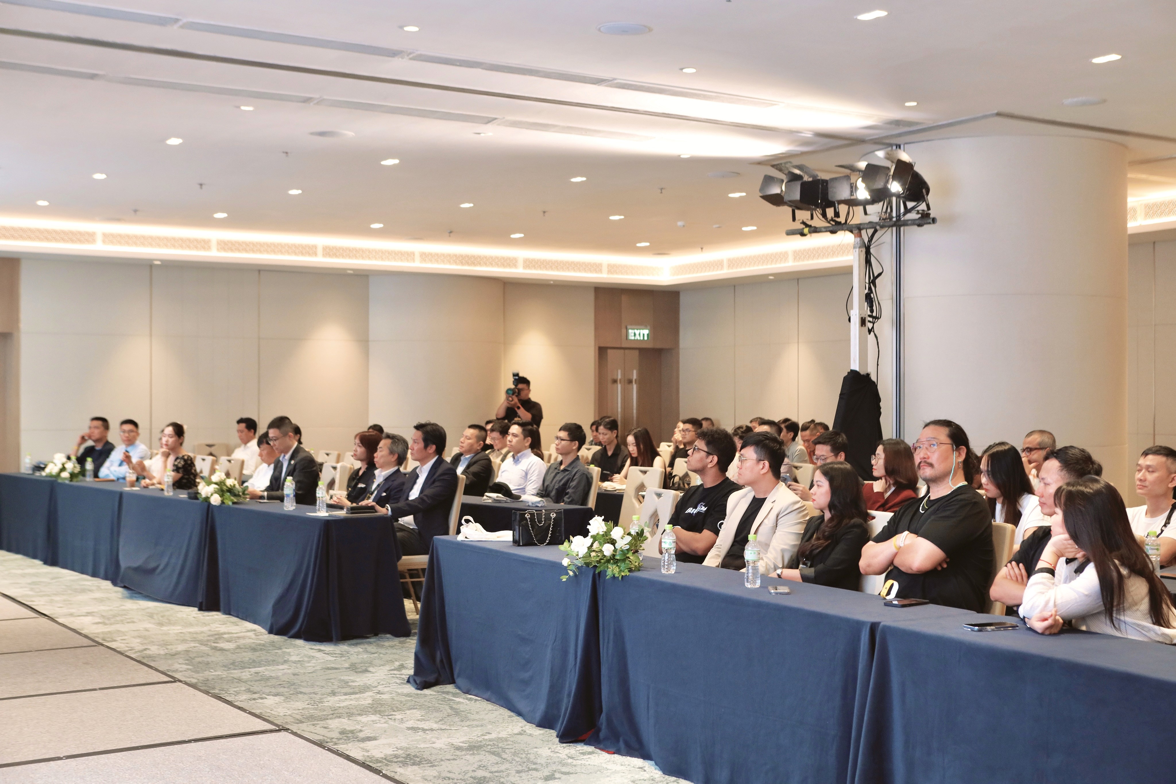 Recap: “Three-Way Dialogue” Program: On-chain Economy - Time for Vietnam to Lead the Market Copy